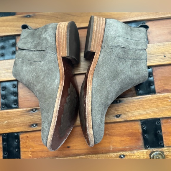 Kork-Ease “Mindo” Suede Chelsea Boots - Picture 4 of 9